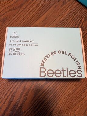Beetles All-In-1 Mani Kit in Light Blue - 32 Color Gel Polish Set